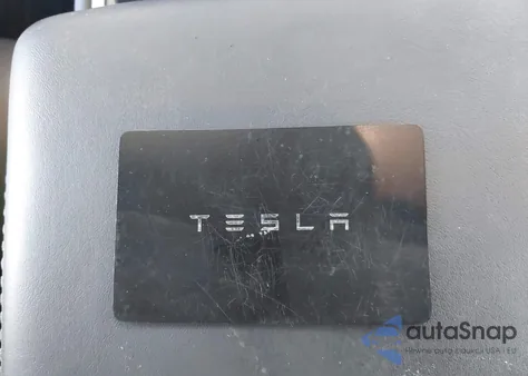 2022 Tesla Model Y Long Range Dual Motor All-Wheel Drive z USA, uszkodzony, nr VIN 7SAYGDEE2NF306932